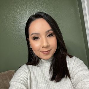 Meet your Posher, Mayra